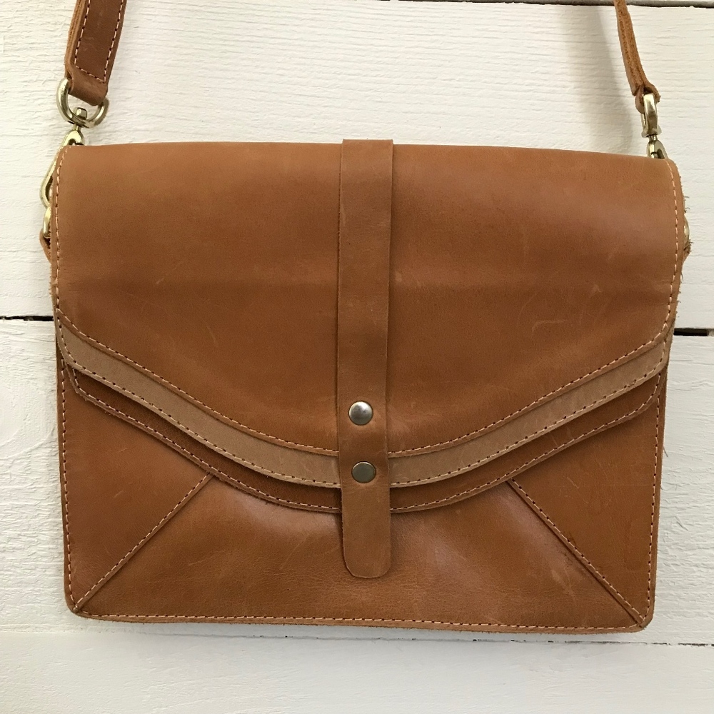 Sseko Designs All Leather Saddle Crossbody Clutch